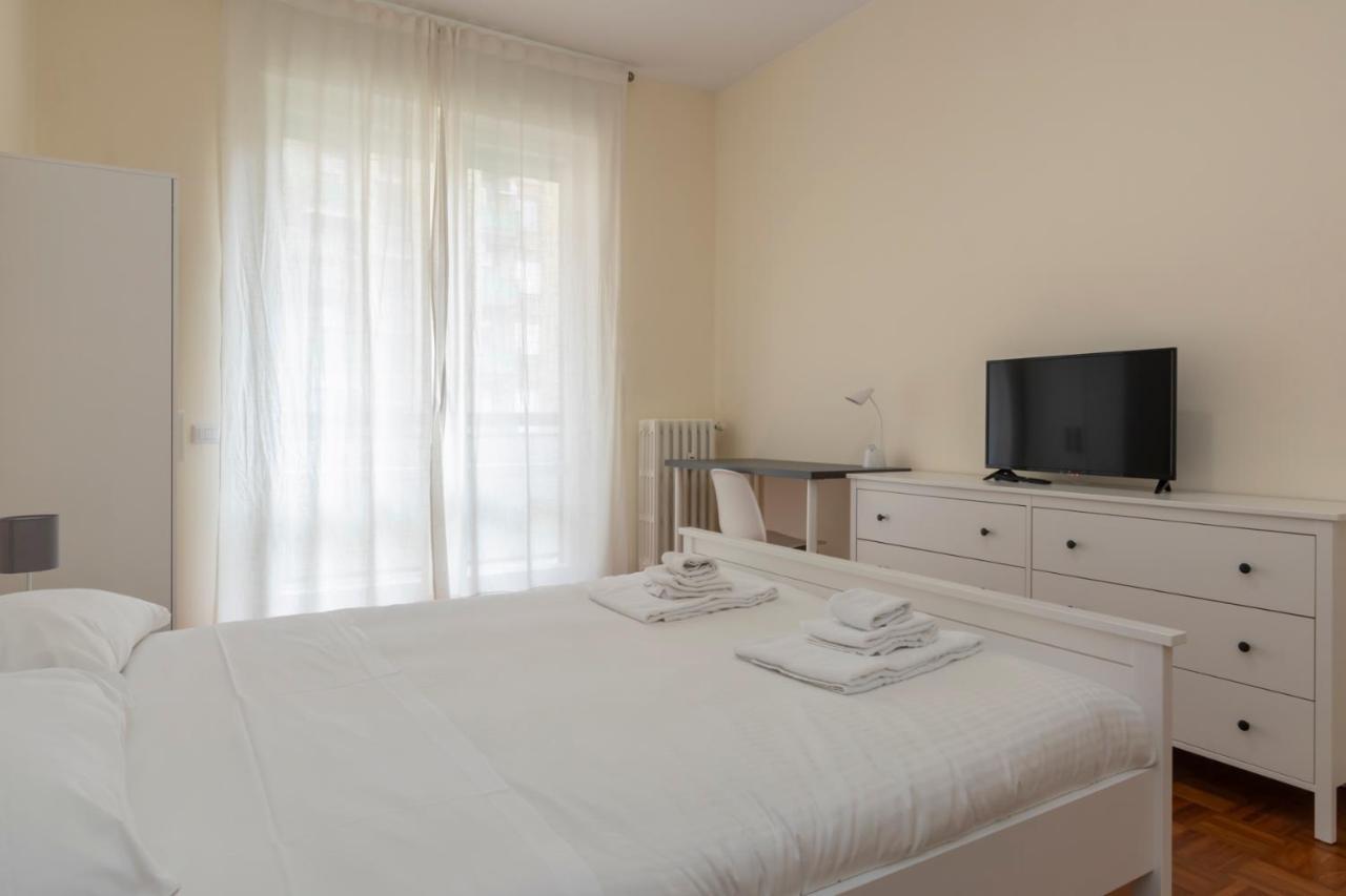 Ferienwohnung Joivy Modern 2Bed Flat With Balcony, 250M From M5 Foppa And M2 Sant'Agostino Mailand Exterior foto